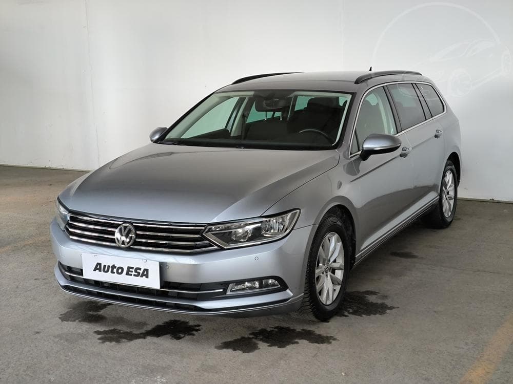 2019 Volkswagen PASSAT - 7