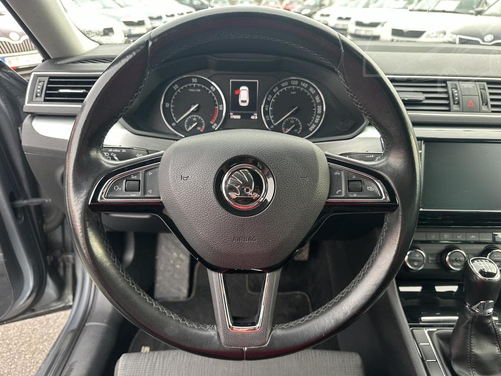 2016 Škoda SUPERB - 11