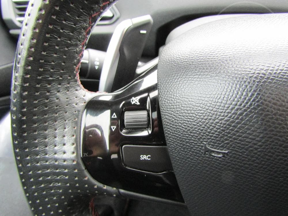 2015 Peugeot 308 - 13
