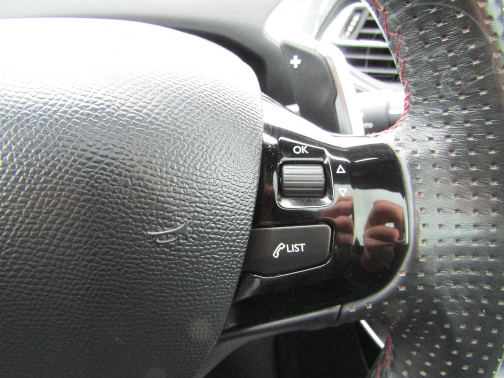 2015 Peugeot 308 - 14