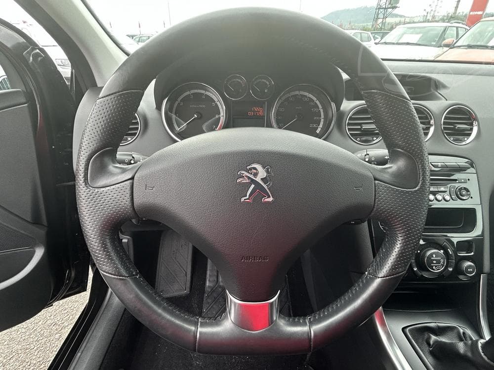 2013 Peugeot 308 - 11