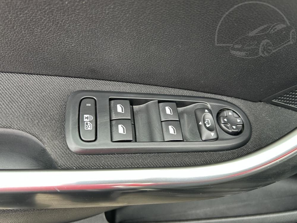 2013 Peugeot 308 - 12