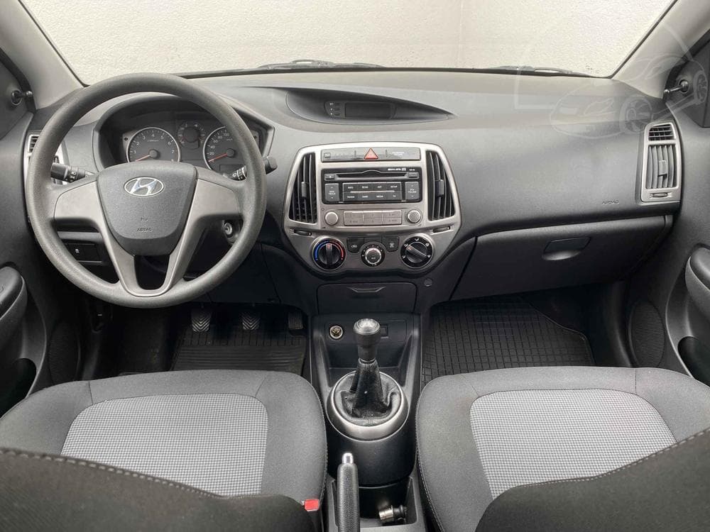 2013 Hyundai i20 - 8
