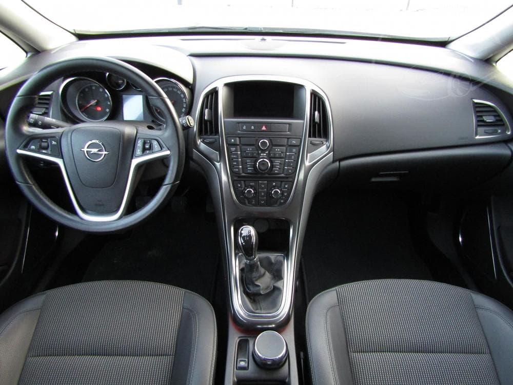 2010 Opel ASTRA - 8