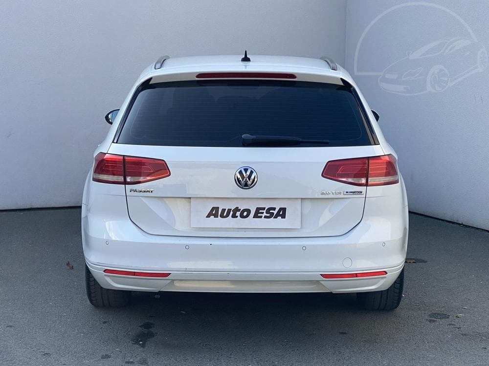 2016 Volkswagen PASSAT - 5