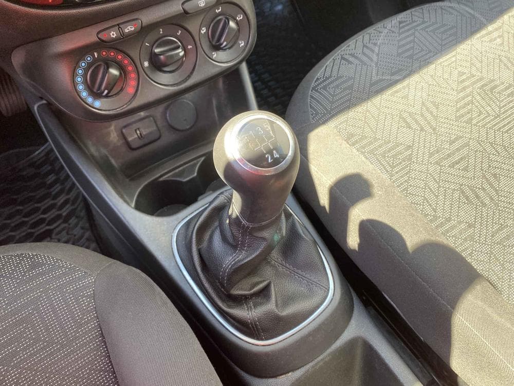 2018 Opel CORSA - 16