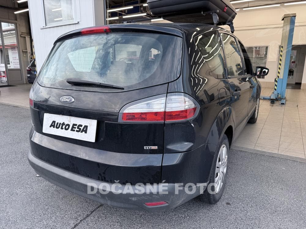 2010 Ford S-MAX - 4