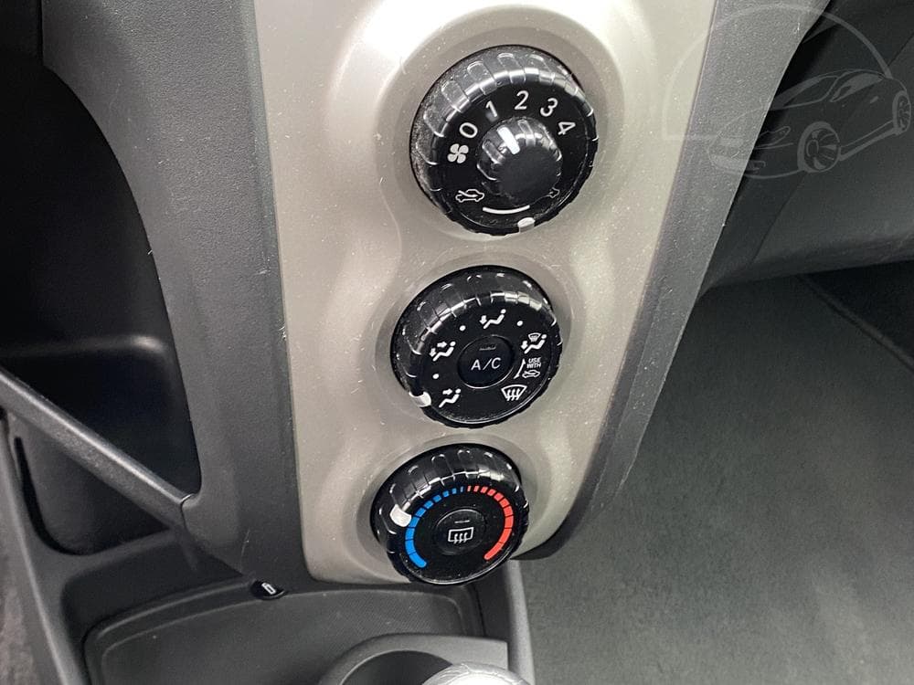 2007 Toyota YARIS - 13