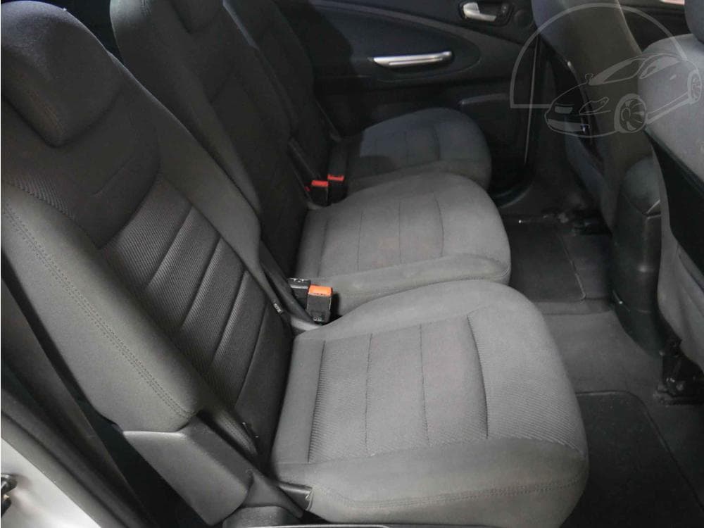 2010 Ford S-MAX - 11