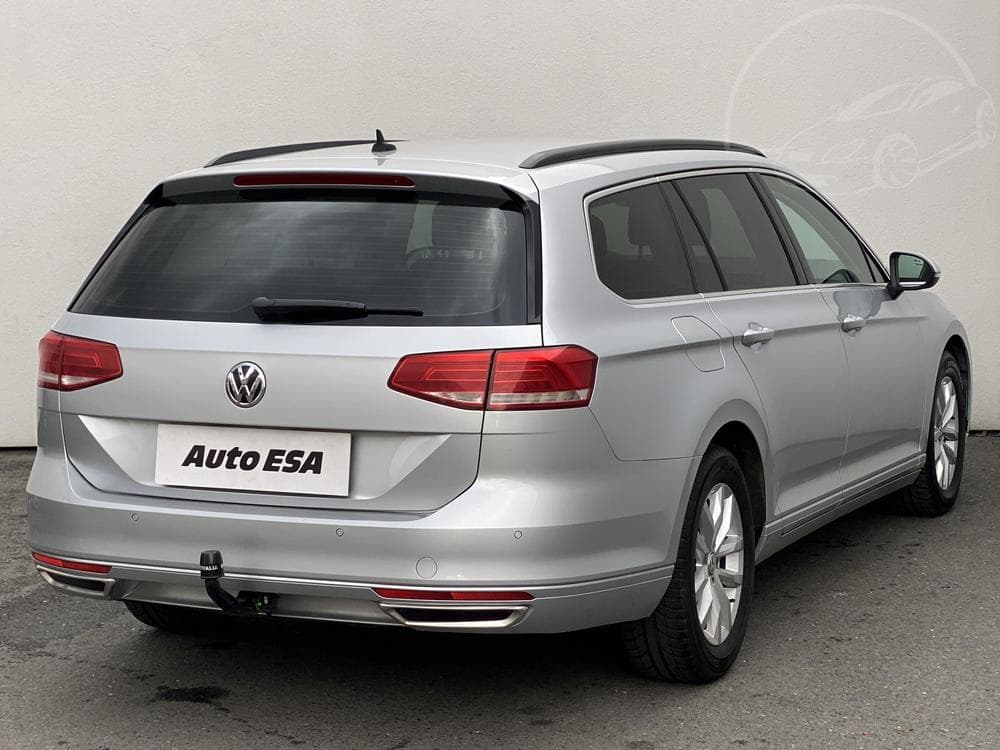 2015 Volkswagen PASSAT - 4