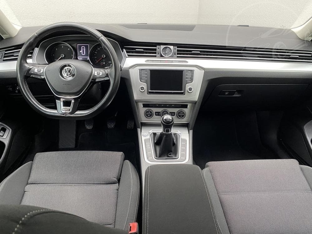 2015 Volkswagen PASSAT - 8