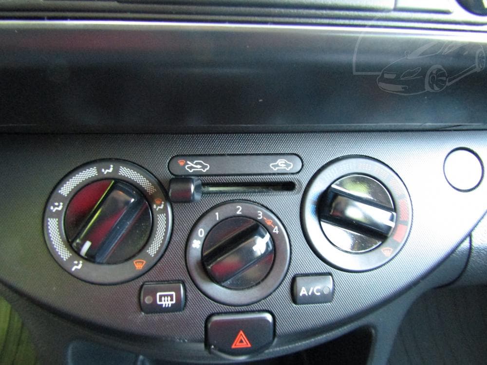 2010 Nissan NOTE - 43