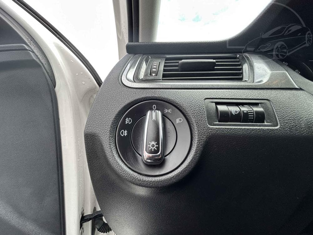 2014 Škoda RAPID - 12