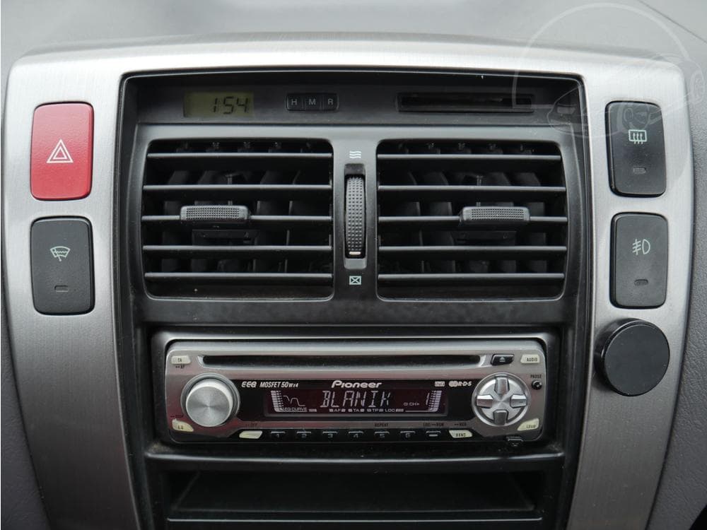 2005 Hyundai TUCSON - 27
