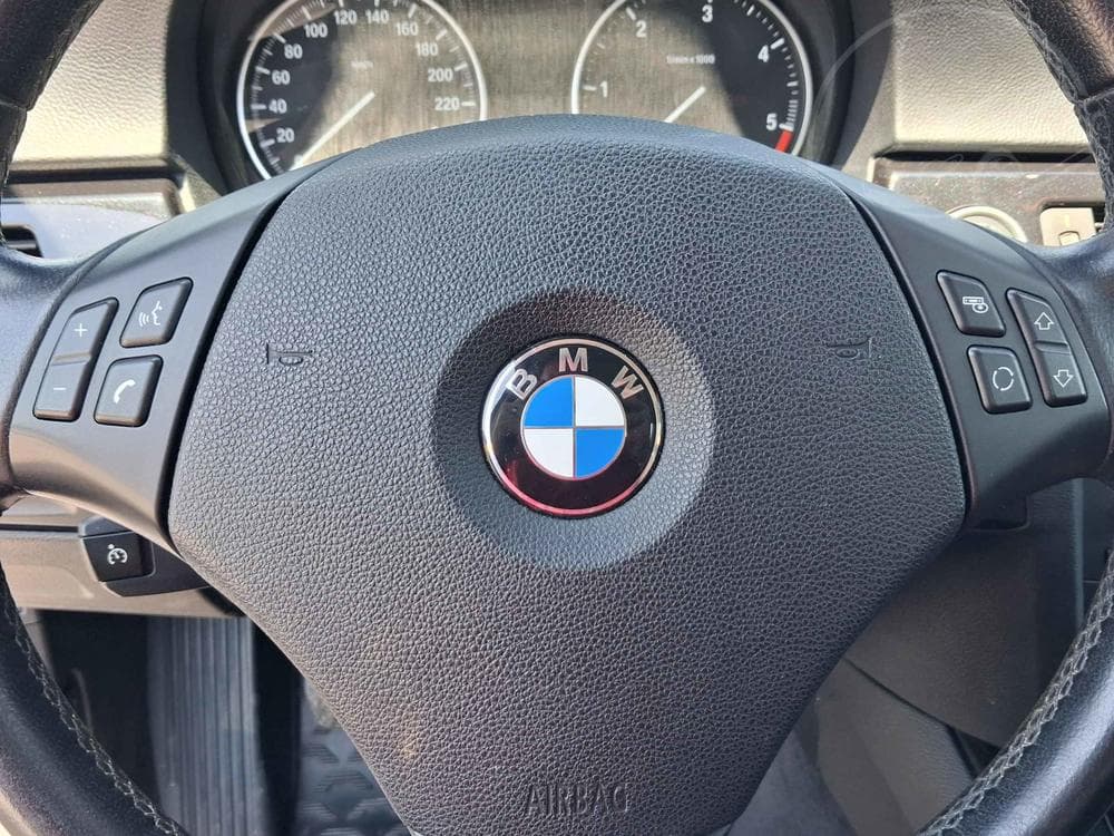 2011 BMW 3-SERIES - 17