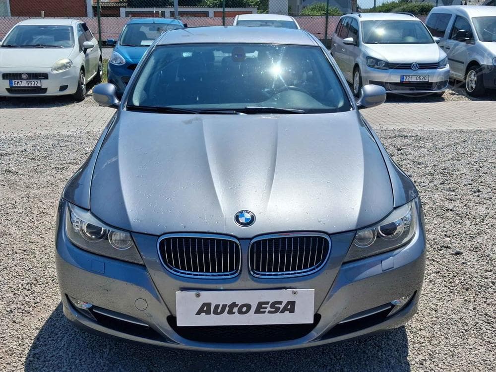 2011 BMW 3-SERIES - 2