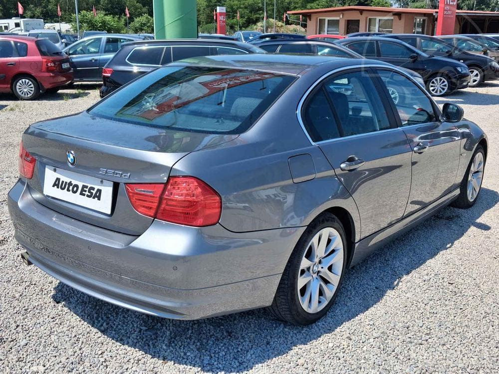 2011 BMW 3-SERIES - 4