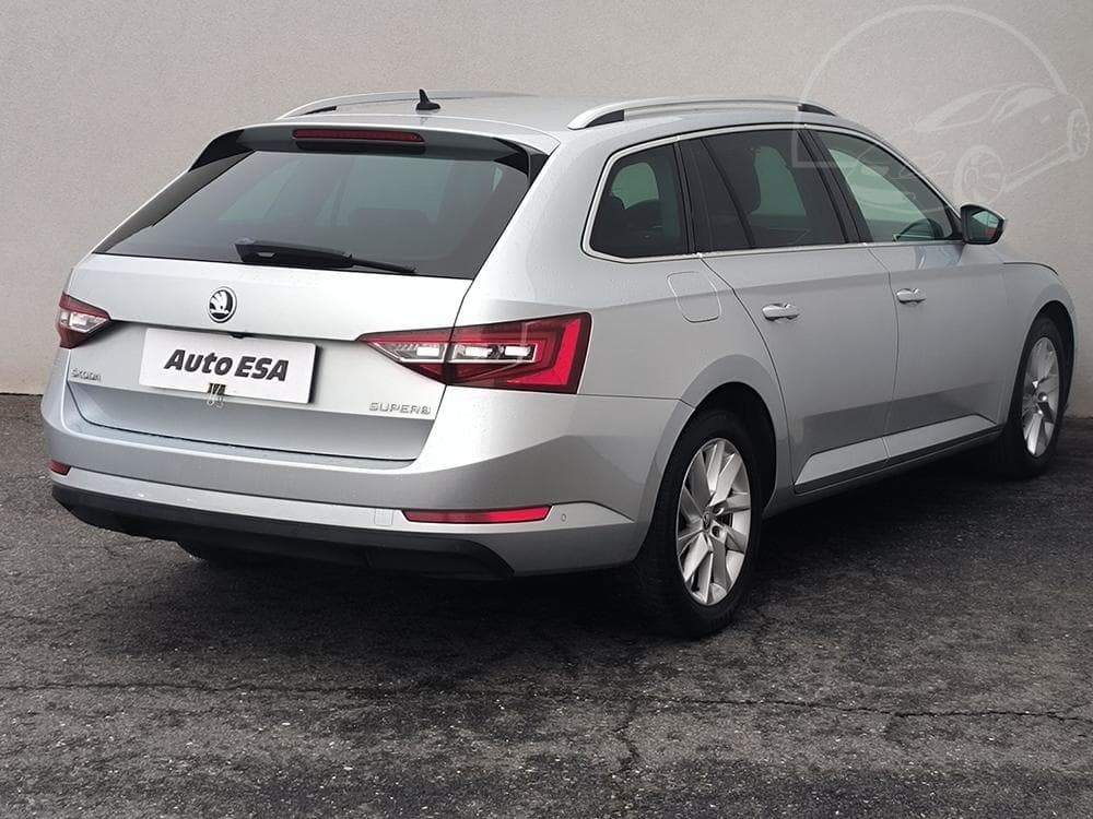 2015 Škoda SUPERB - 10