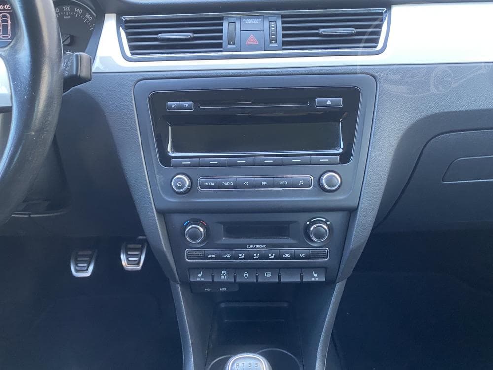 2014 Škoda RAPID - 23