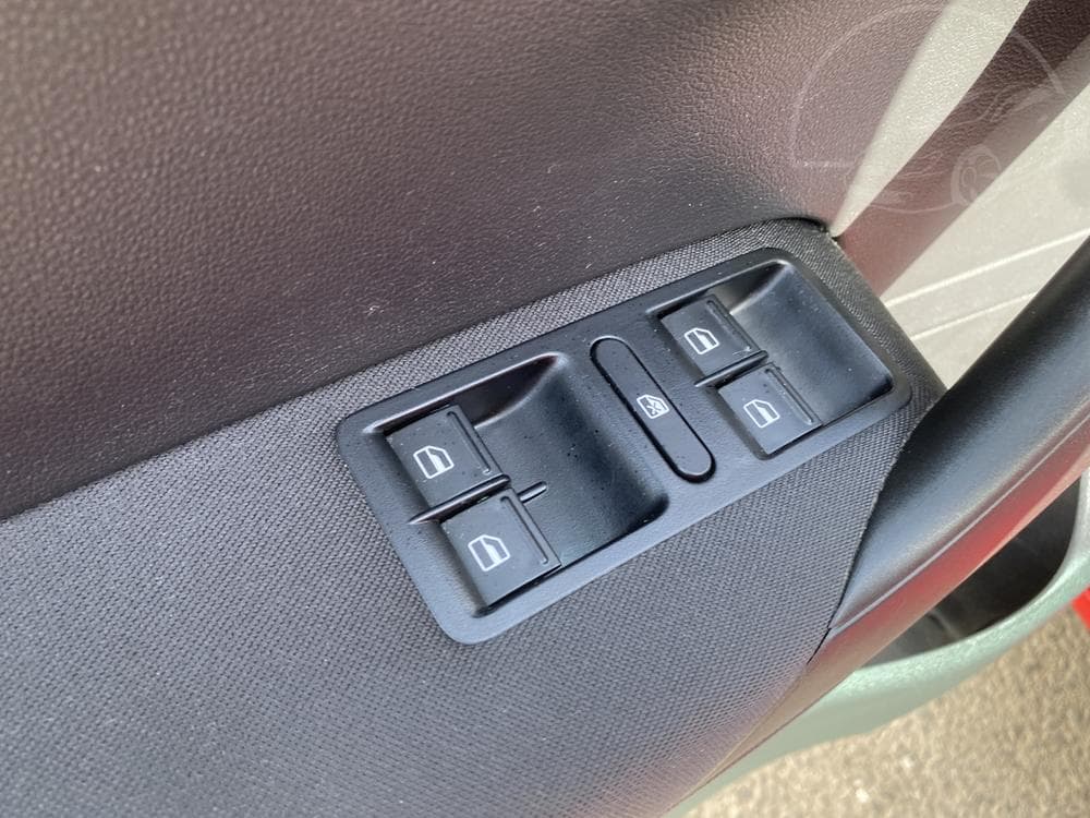 2012 Volkswagen POLO - 25