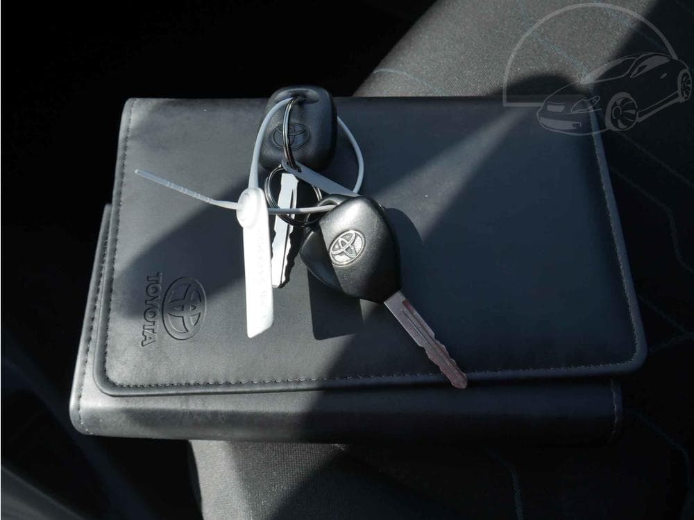 2010 Toyota AURIS - 13