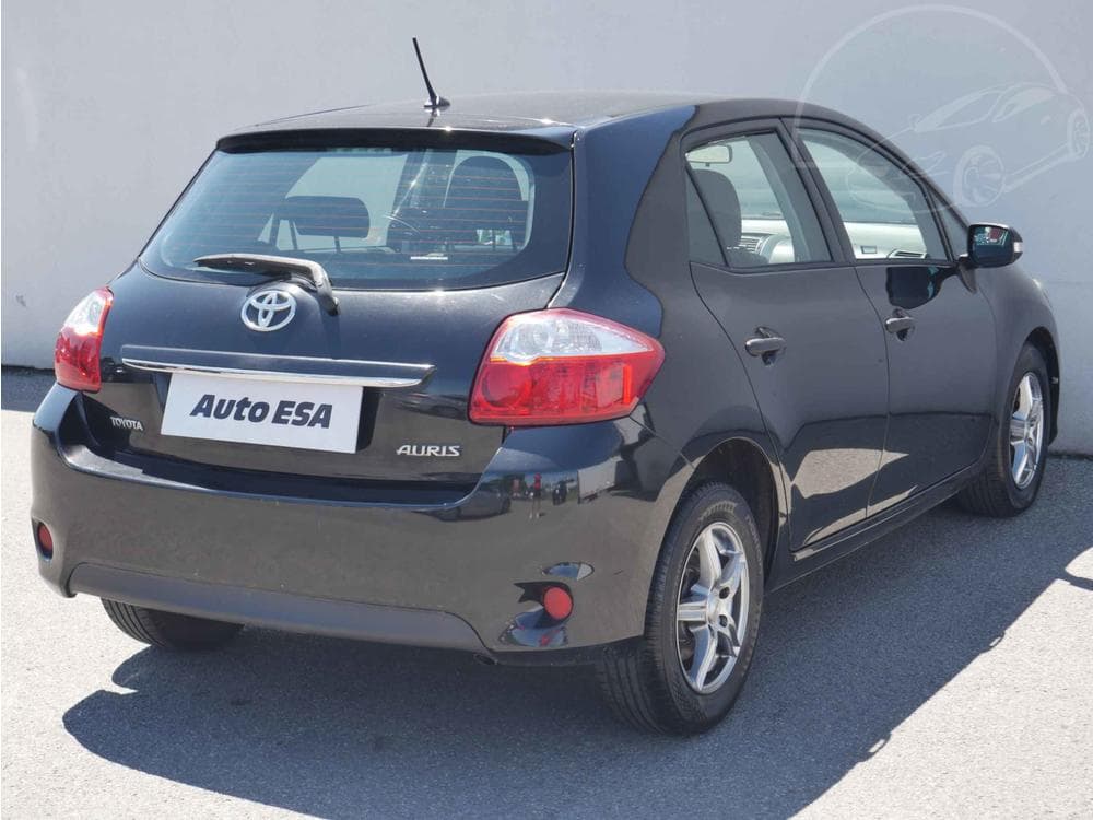 2010 Toyota AURIS - 4