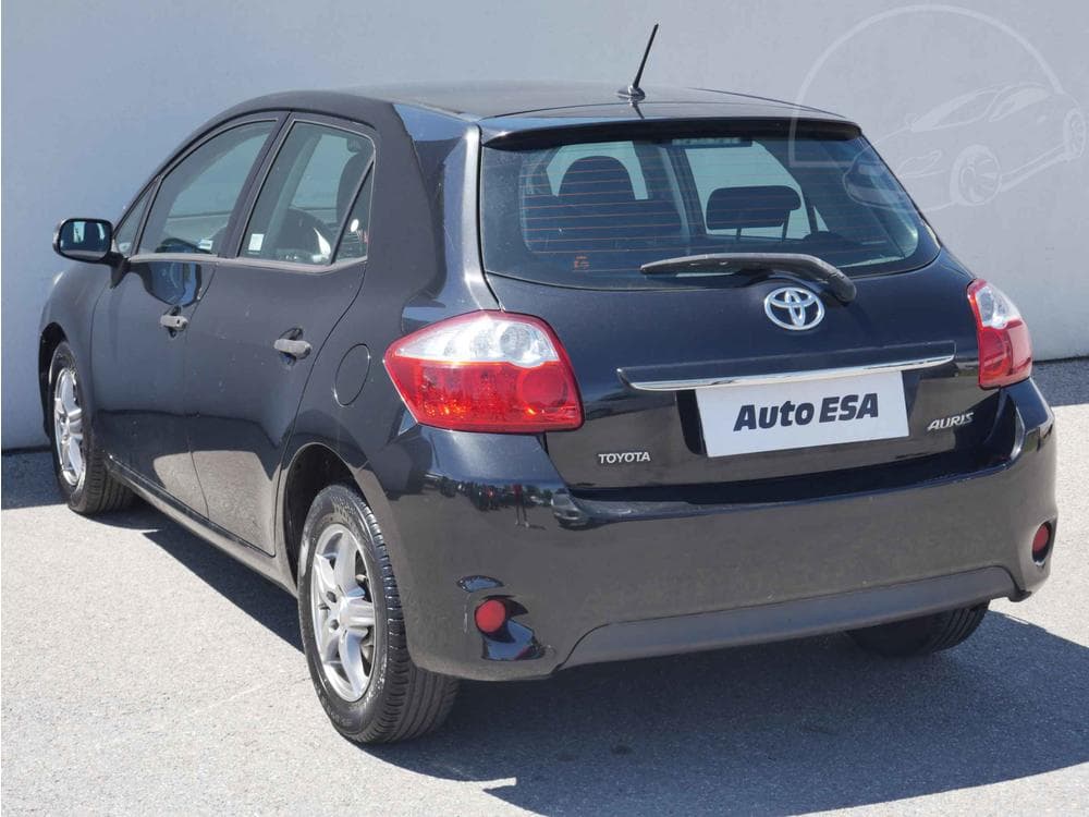 2010 Toyota AURIS - 6