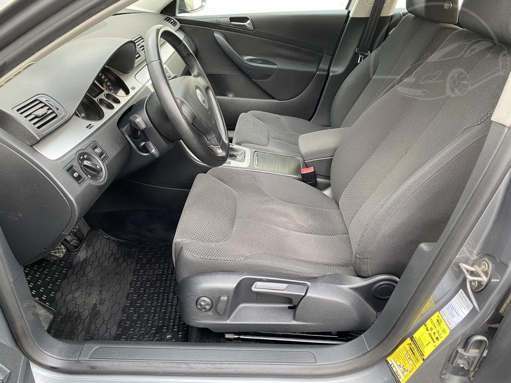 2008 Volkswagen PASSAT - 9