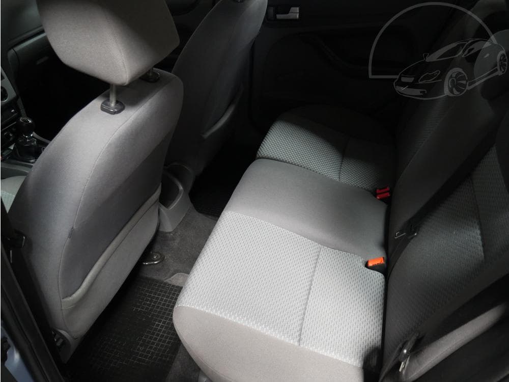 2006 Ford FOCUS - 19