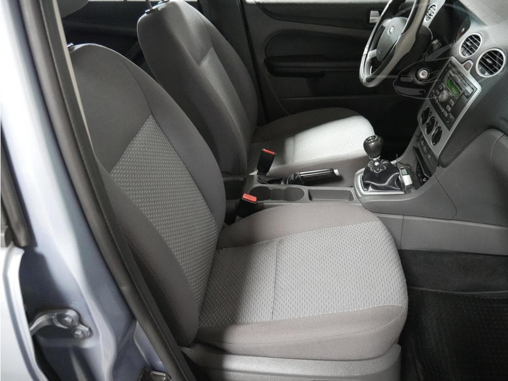 2006 Ford FOCUS - 23
