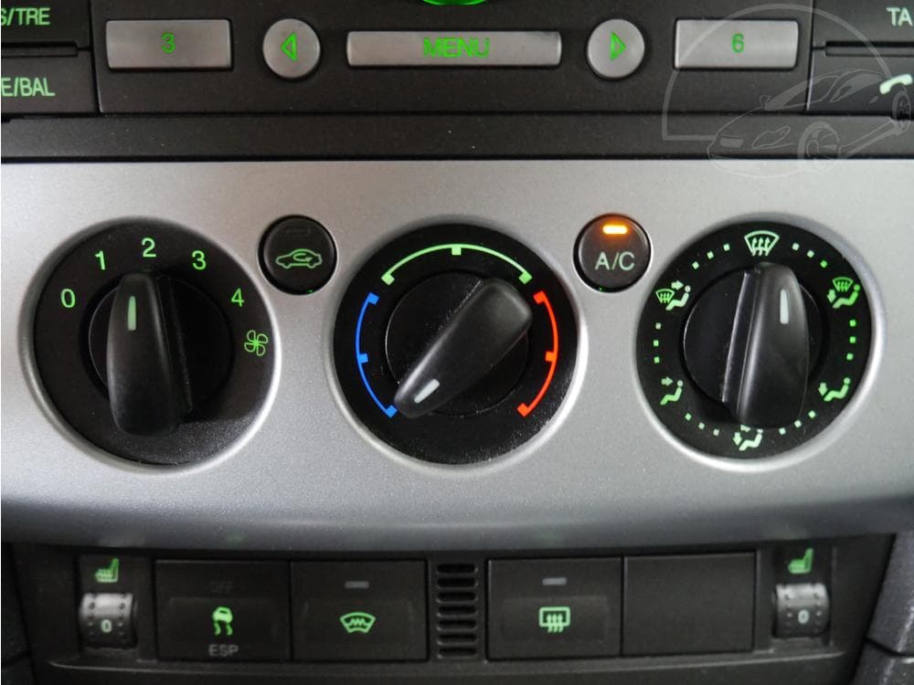 2006 Ford FOCUS - 29