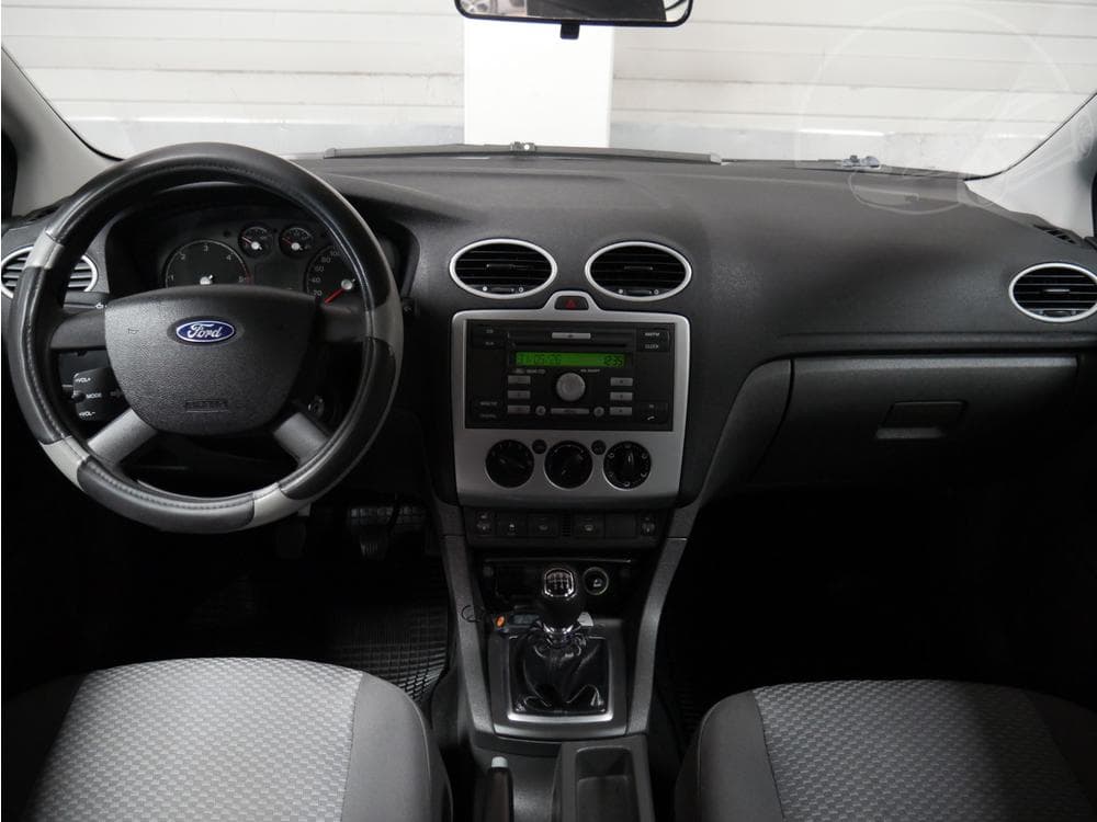 2006 Ford FOCUS - 15