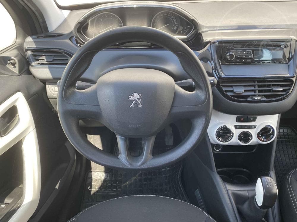 2018 Peugeot 208 - 11