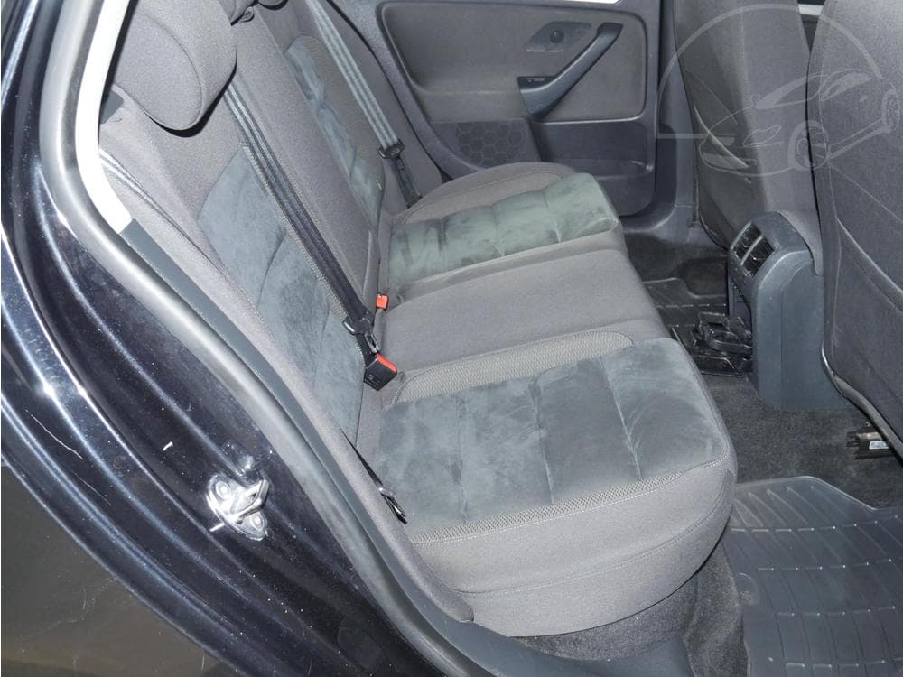 2012 Volkswagen GOLF - 11