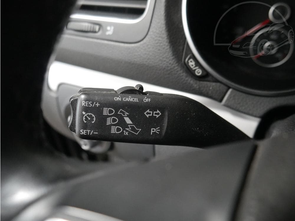 2012 Volkswagen GOLF - 16