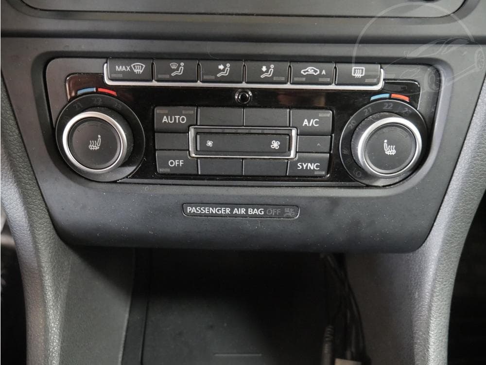 2012 Volkswagen GOLF - 19