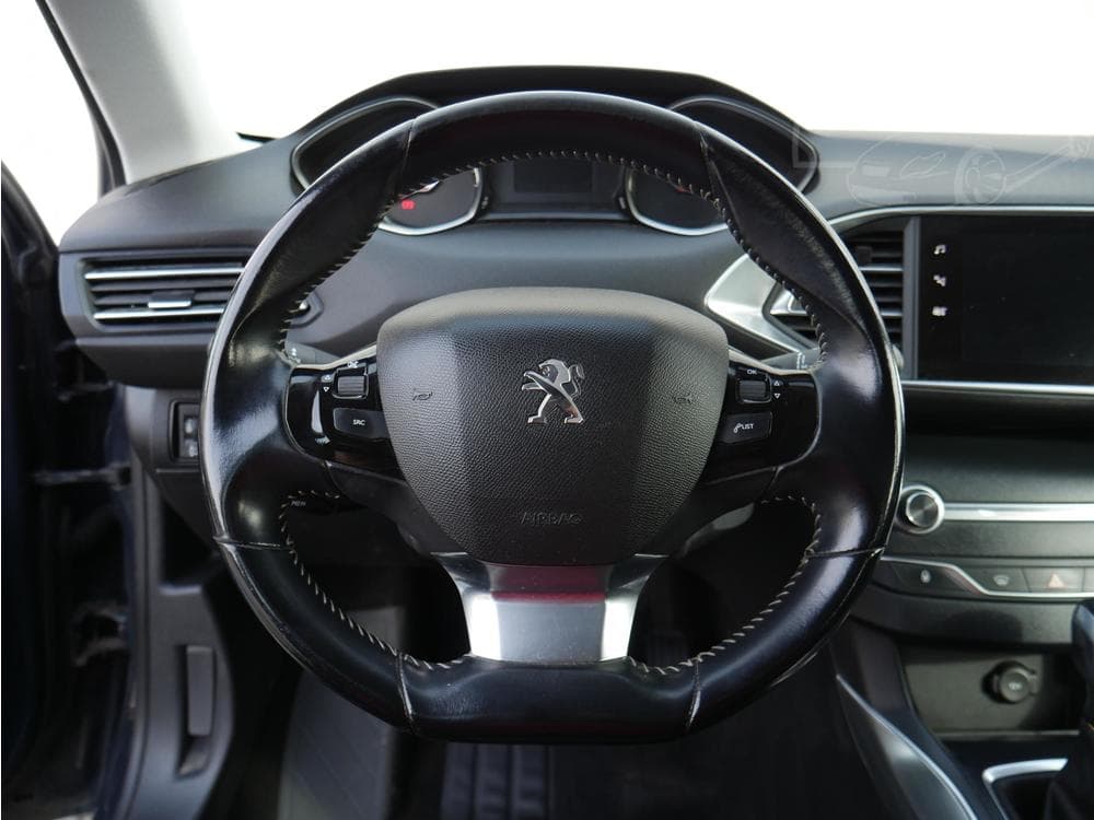 2018 Peugeot 308 - 16