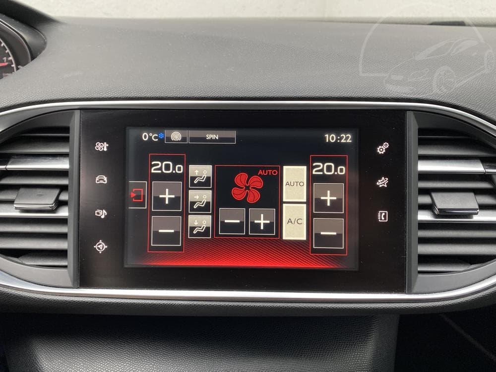 2016 Peugeot 308 - 17