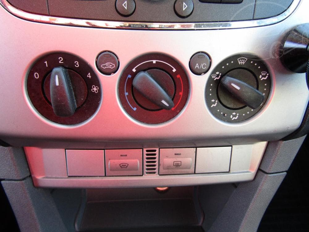 2010 Ford FOCUS - 14