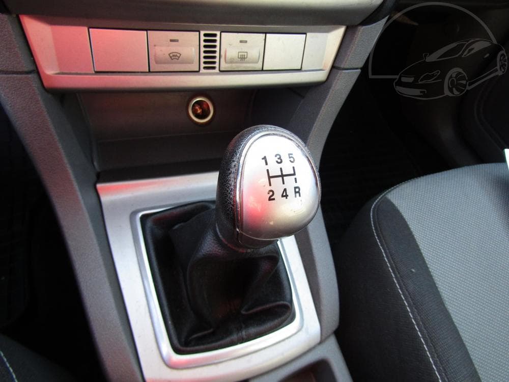 2010 Ford FOCUS - 16