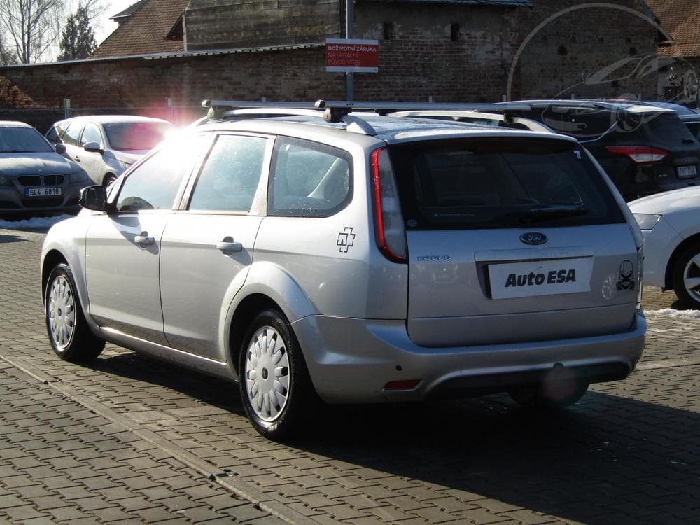 2010 Ford FOCUS - 6