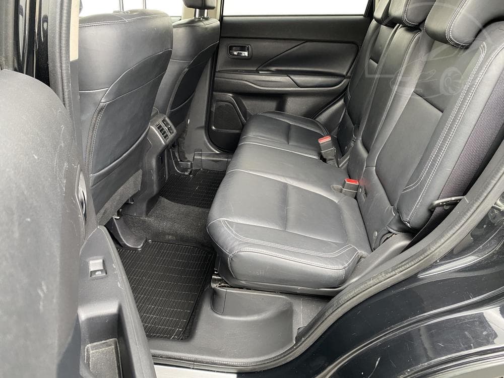 2019 Mitsubishi Outlander - 10