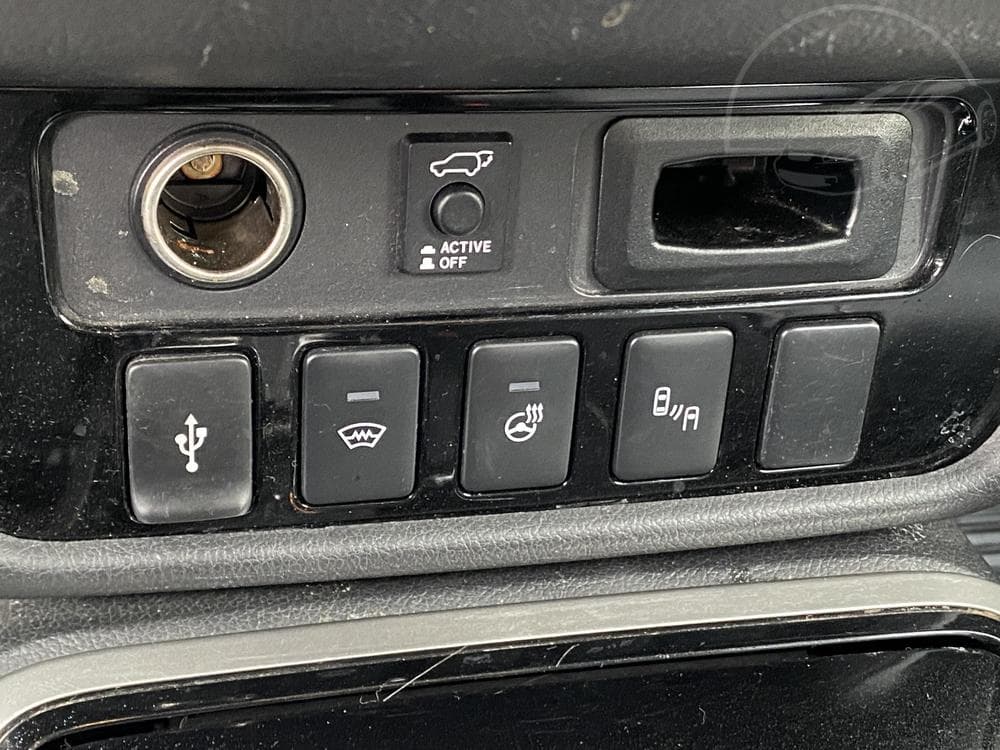 2019 Mitsubishi Outlander - 17