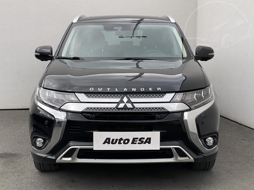 2019 Mitsubishi Outlander - 2