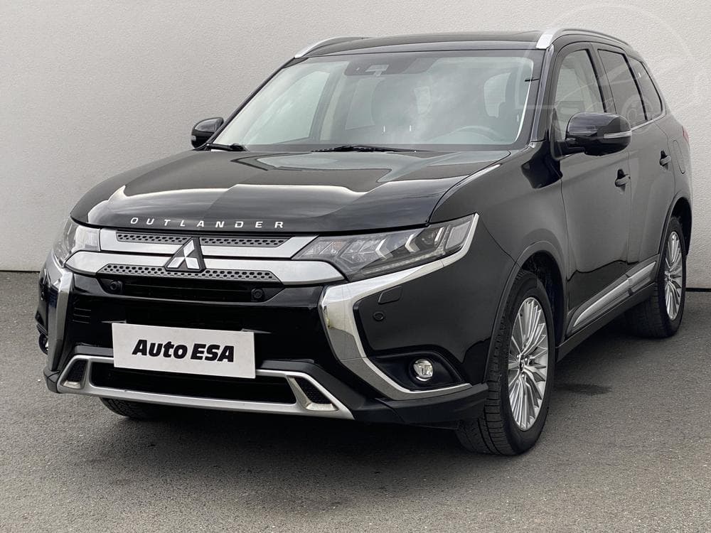 2019 Mitsubishi Outlander - 3
