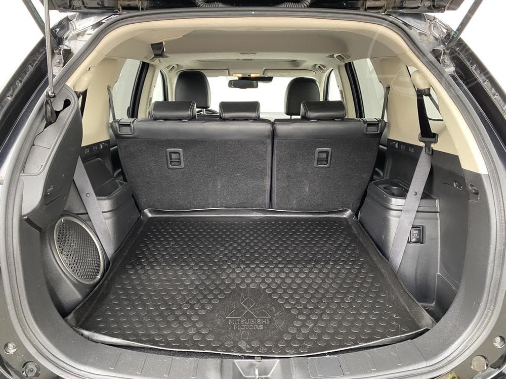 2019 Mitsubishi Outlander - 7