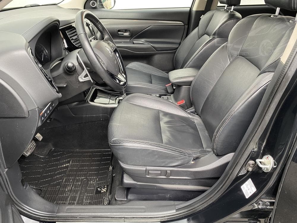 2019 Mitsubishi Outlander - 9