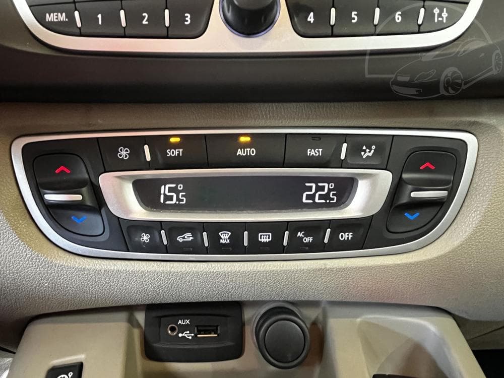 2009 Renault MEGANE - 16