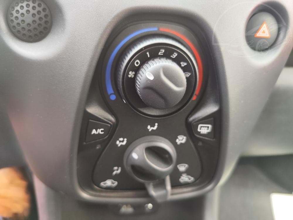 2020 Toyota AYGO - 13