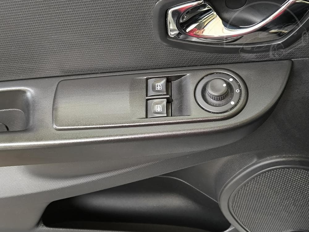 2014 Renault CLIO - 17